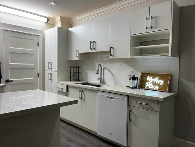 Photo - 920 Wavertree Rd