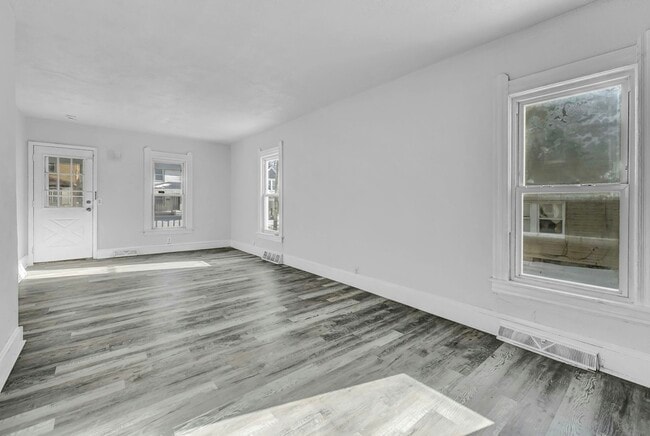 Photo - 3132 Elyria Ave