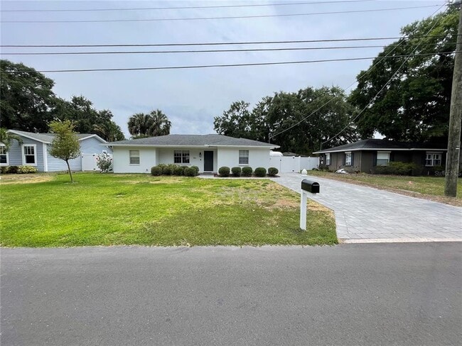 Building Photo - 3912 W San Miguel St Rental