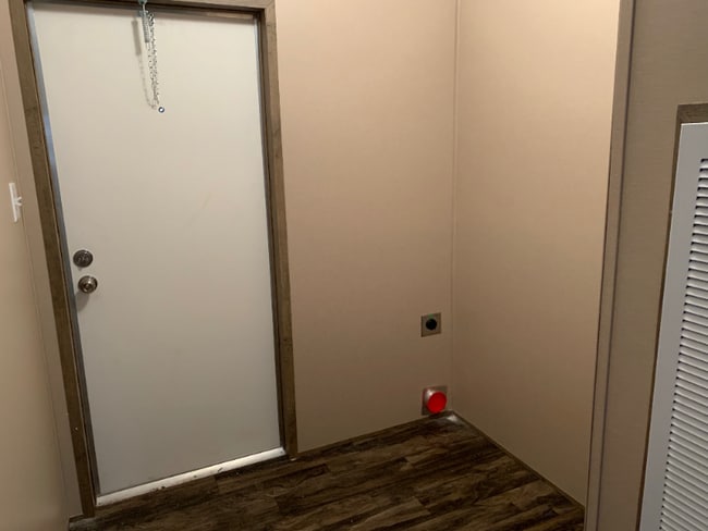 Photo - 101 Sparrow Ln