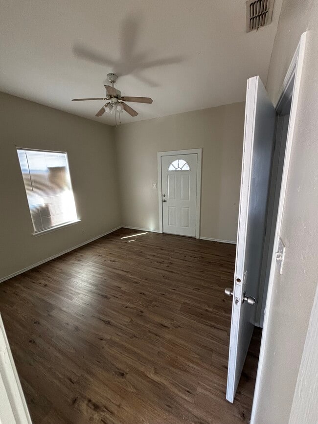 Photo - 446 S Texas Ave