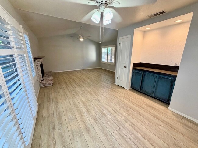 Photo - Beautiful Townhome with Great Schools, Great Location! Pet Friendly!