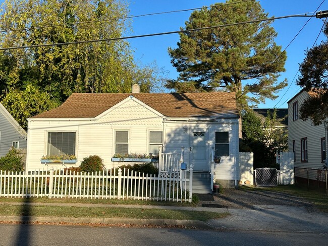 Great Ranch Home in Norfolk - Great Ranch Home in Norfolk