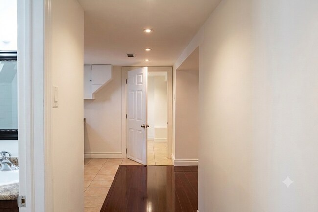 Entrance - 32 Strader Av Unit Lower Level