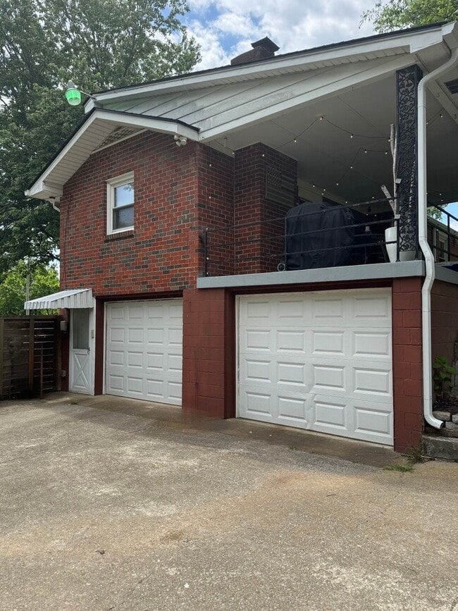 Photo - 568 Whispering Hills Dr