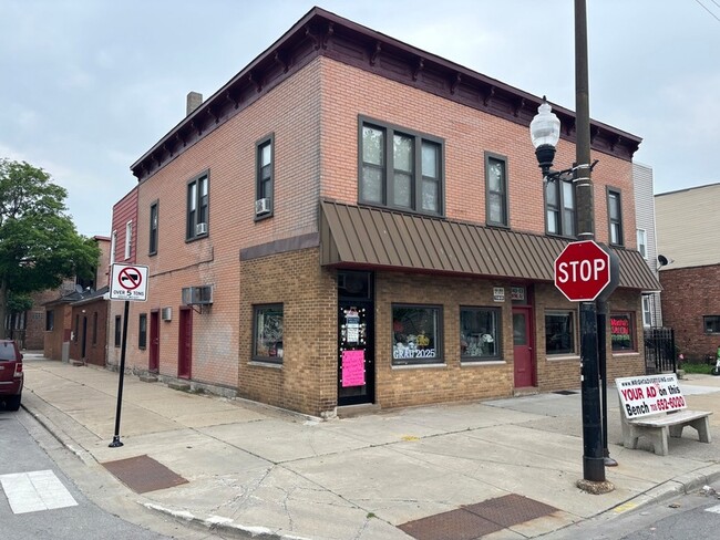 Photo - 10401 S Ewing Ave