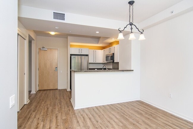 Photo - Modern Downtown 1 Bedroom with balcony at ...