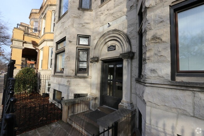 Building Photo - 2431 N Kedzie Blvd Unit 2ND Rental