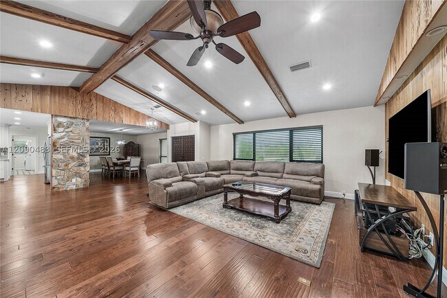 12466 Quercus Ln