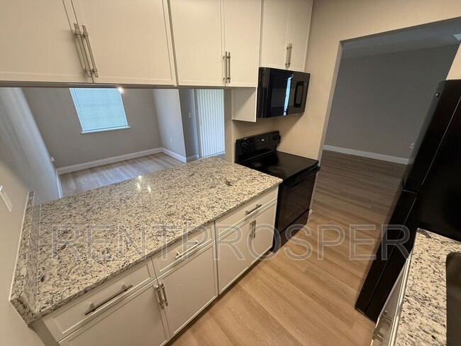 Photo - 5317 Curry Ford Rd Unidad #N205 Rental