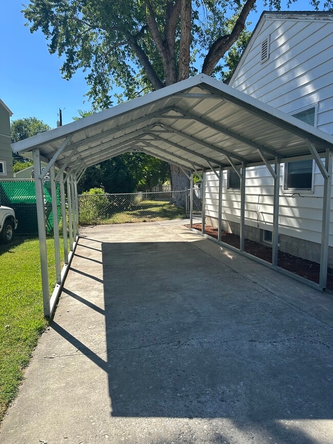 Photo - 1323 Haupt Ave