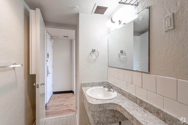 1BR, 1BA