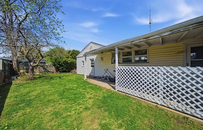 Photo - Affordable 3 Bedroom Home Near Downtown Galesburg!
