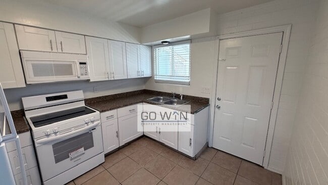 Building Photo - 6733 N 26th Ave Unit A