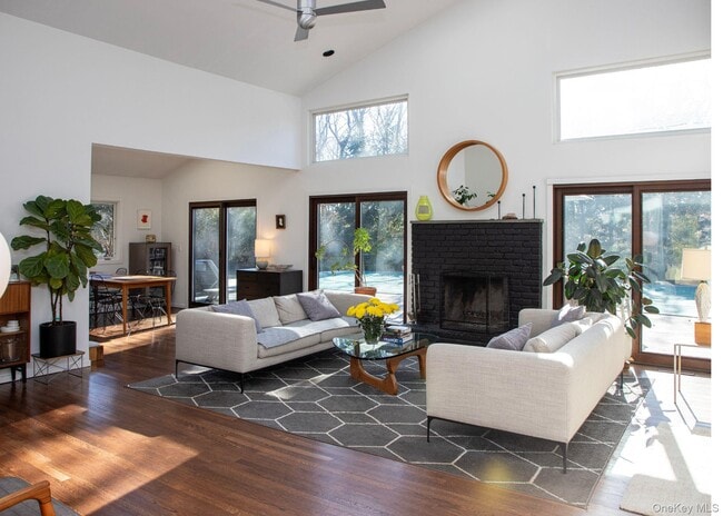 Photo - 5 Southwood Ln