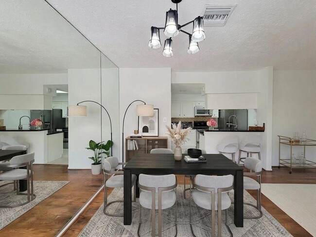 2220 Bering Dr