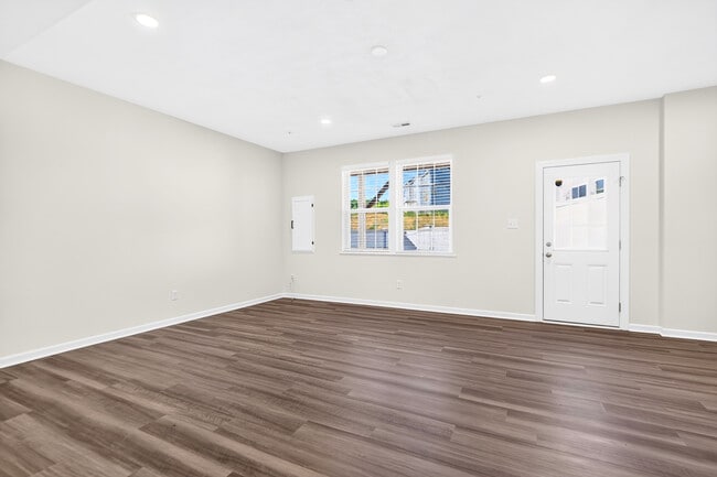 Photo - 649 Olivia St