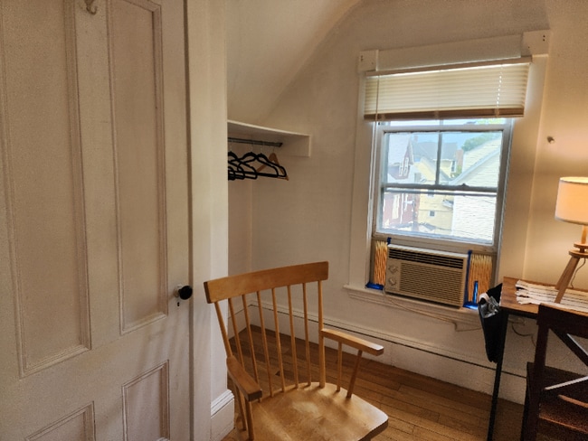 Photo - 18 Waldo St Unit 2