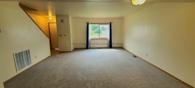 Photo - 709 Golden West Dr Unit B