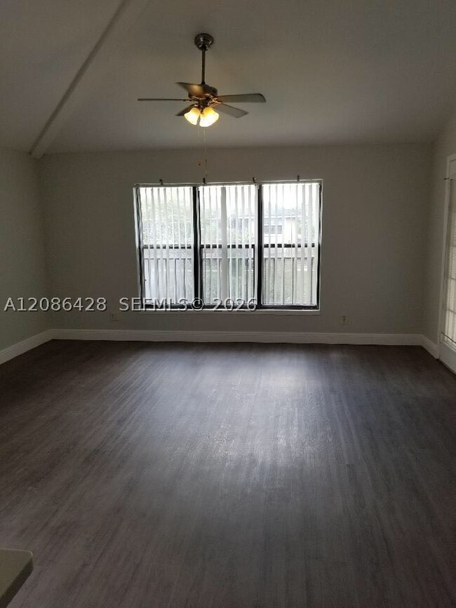 Building Photo - 4037 NW 87th Ave Unit 4037