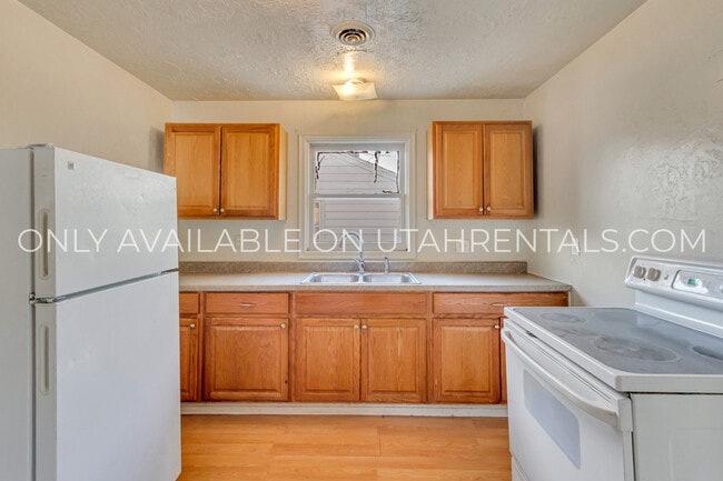 Photo - 250 Franklin St