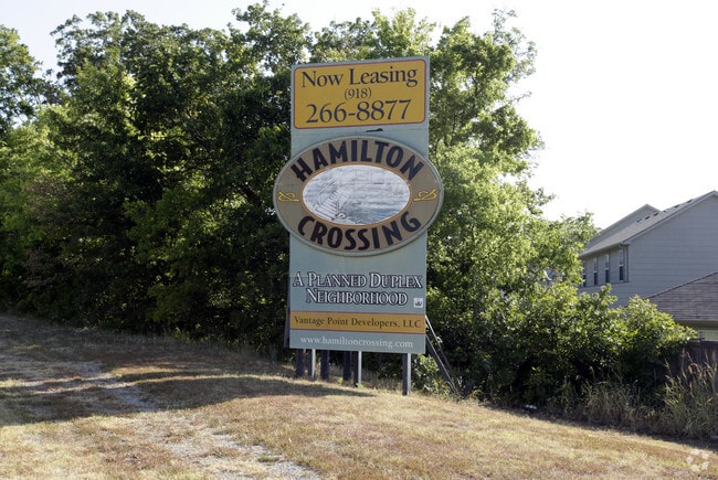 Photo - Hamilton Crossing Apartments