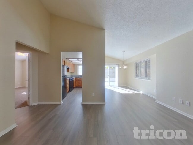 Photo - 5972 Royal Vista Way