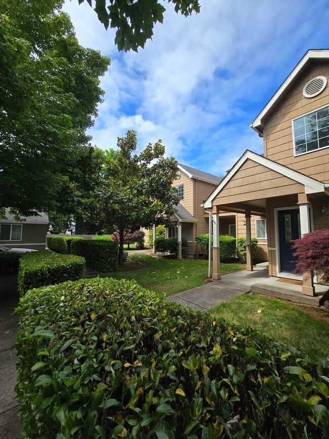 Photo - North Gilham Condo