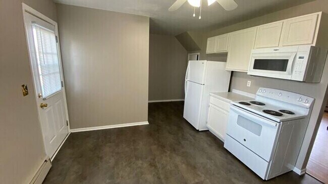 8551 Elm St