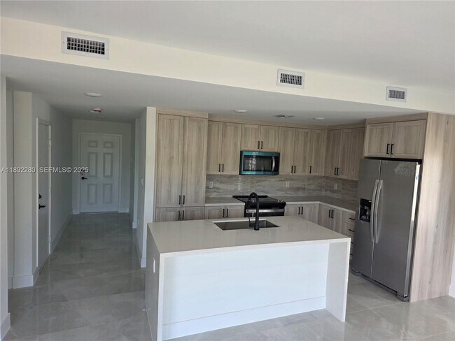 Building Photo - 1402 NW 1st St