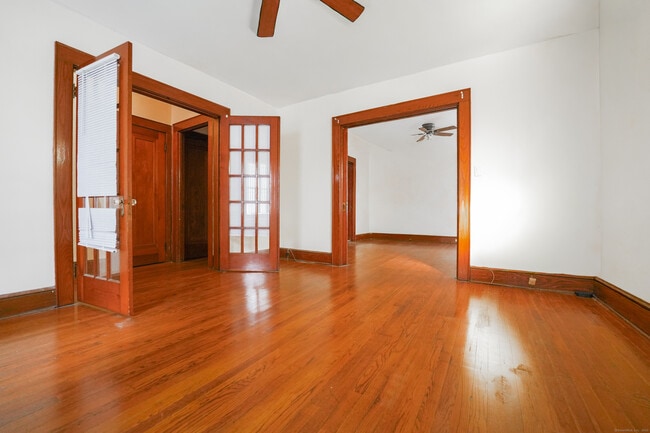 Photo - 140 Kent Ave