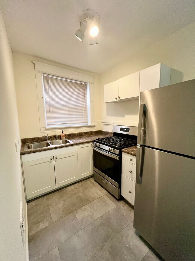 Photo - 911 St Rita Ave