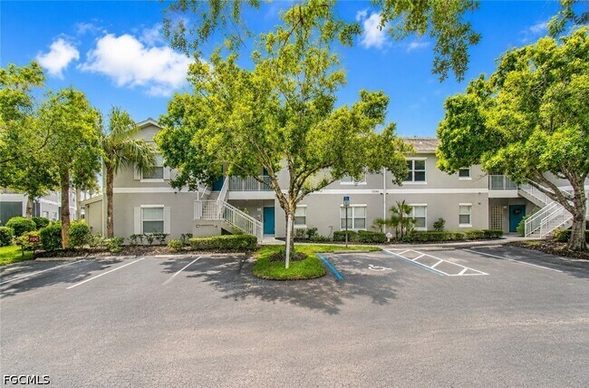 Building Photo - 12141 Summergate Cir Unit 102