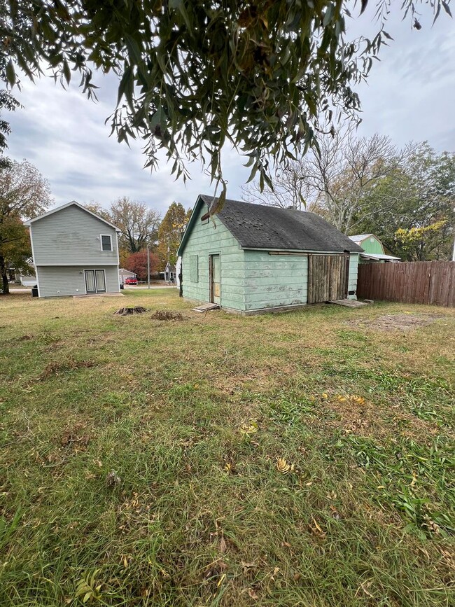 Photo - 1111 Tabb Ave