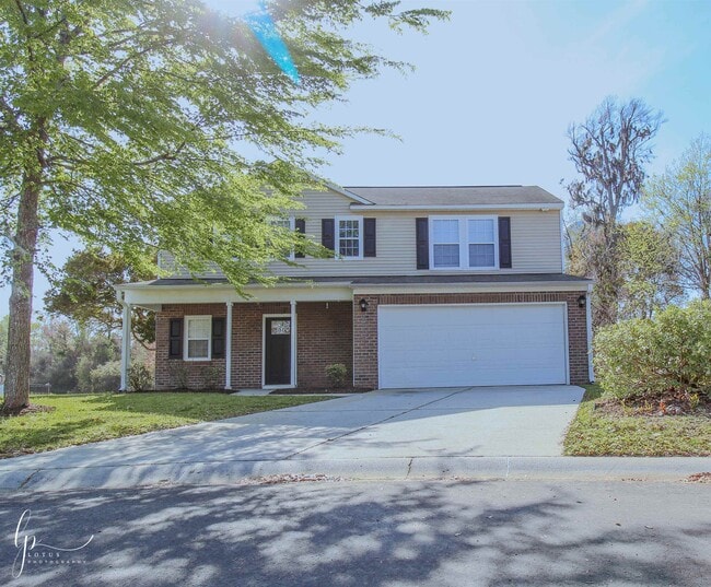 Building Photo - 2013 Laurel Oak Ct