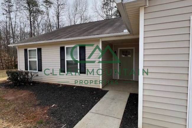 Photo - Beautifully Updated 4BR/2BA Home with Modern Finishes! Unidad 7 EC