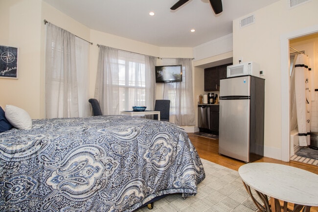 Photo - 14 Chiswick Rd Unit 1