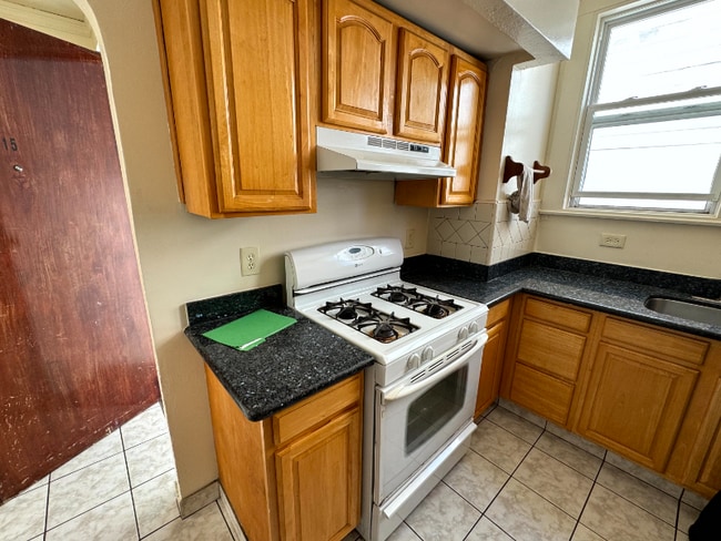 Building Photo - 715 Monterey Blvd Rental