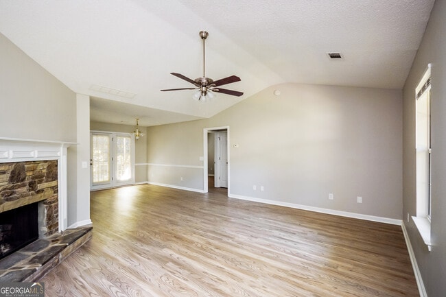 Photo - 120 Lakefront Dr