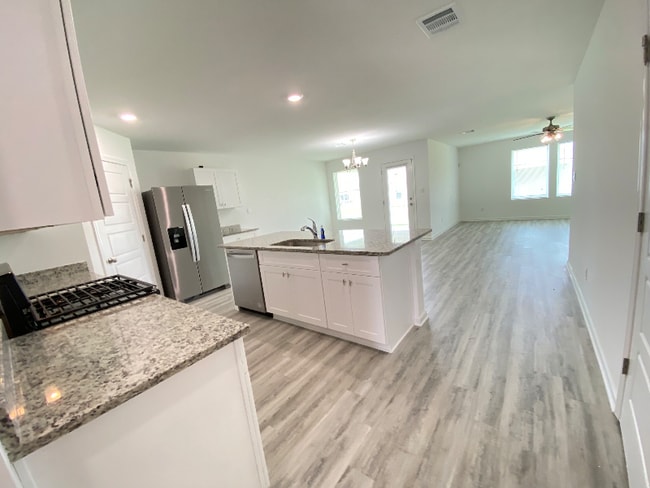 Photo - 16213 Loussier Dr