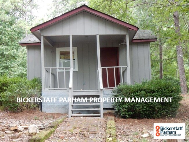Building Photo - Cute Little Cottage in the Woods!! Located in Salem, Alabama.