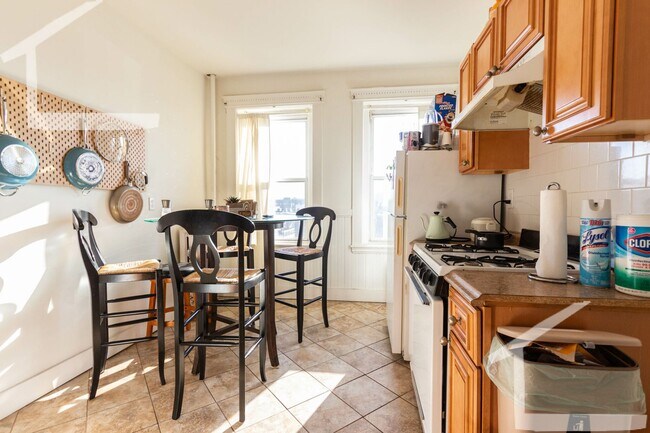 Photo - Nicely located 1 bed split for the upcomin...