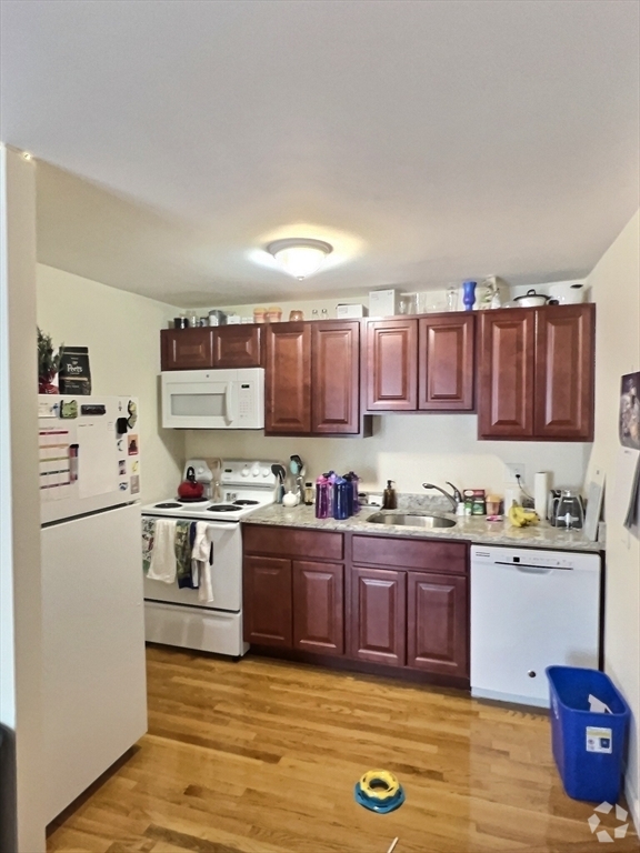 Building Photo - 1034 Commonwealth Ave Unit 1039 Common Ave., #26 Rental