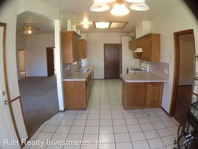 Photo - 621 Gyrfalcon Dr