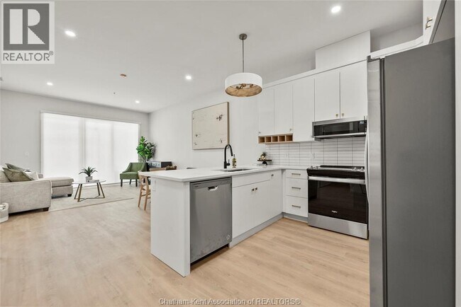 Photo - 364 Grand Ave E Unit 304