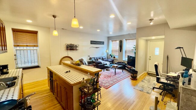 Photo - 1453 W Cortez St Unit 1