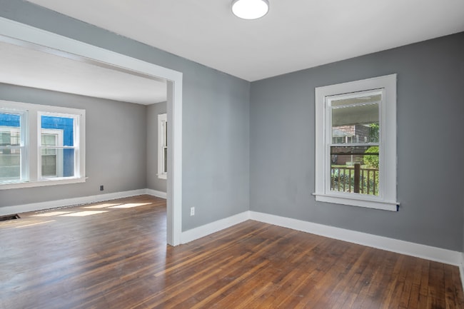 Photo - 720 Winton St