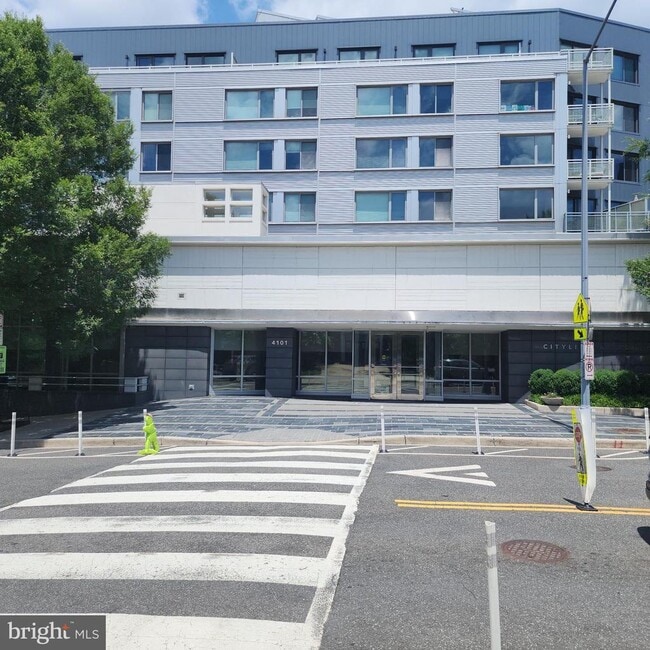 Building Photo - 4101 Albemarle St NW Unit 634
