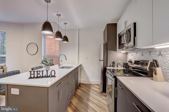 Photo - 3029 W Glenwood Ave Unit 309