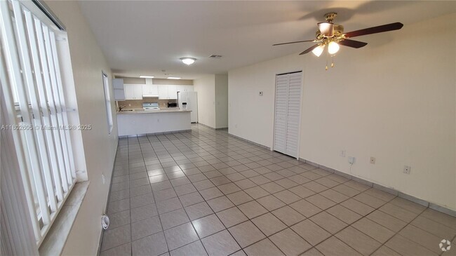 Building Photo - 3325 SW 23rd Ter Unit 0 Rental